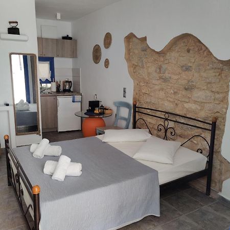 Margarita'S Rooms Folegandros Town Exterior photo