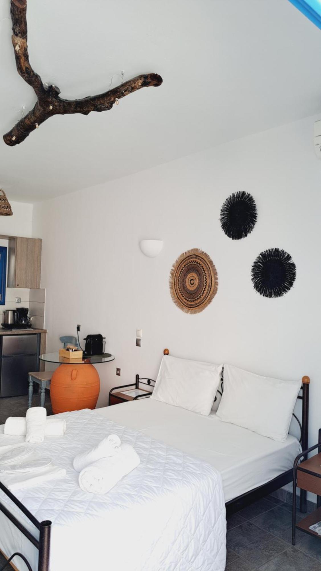 Margarita'S Rooms Folegandros Town Room photo