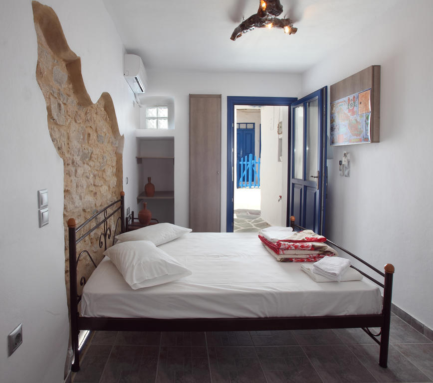 Margarita'S Rooms Folegandros Town Room photo
